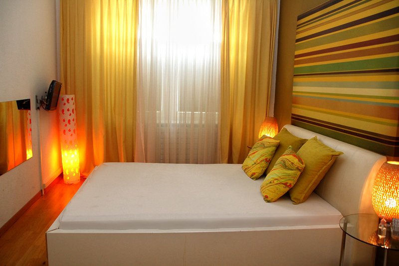 Studio Ohlala in Zurich/ Elvetia, 300 CHF/ ora
